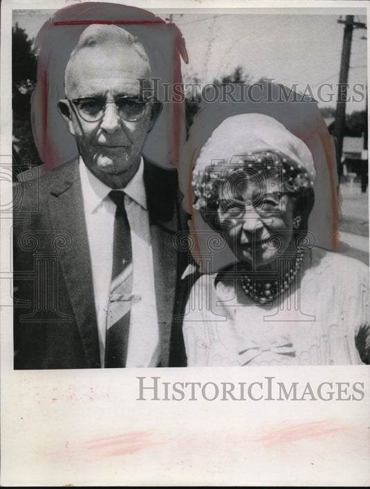 1967 Press Photo Mr & Mrs Leo Roeper of Cleveland Celebrate 60th Anniversary-Historic Images