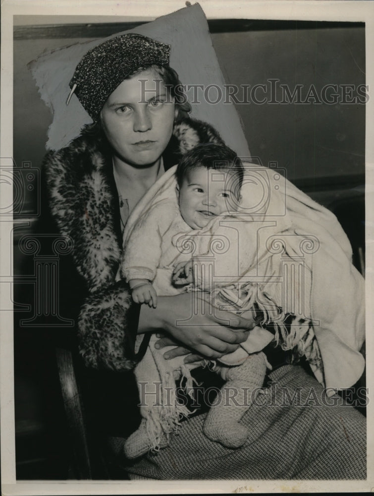 1937 Press Photo Mrs Louise Ferris in New York Looking for William Ferris-Historic Images