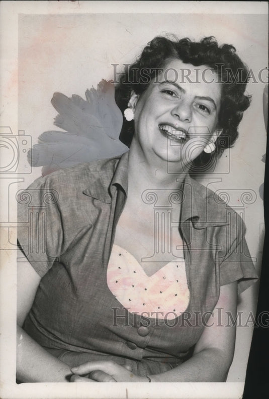 1952 Press Photo Mrs. Wallace G Teare of Lakewood - Historic Images
