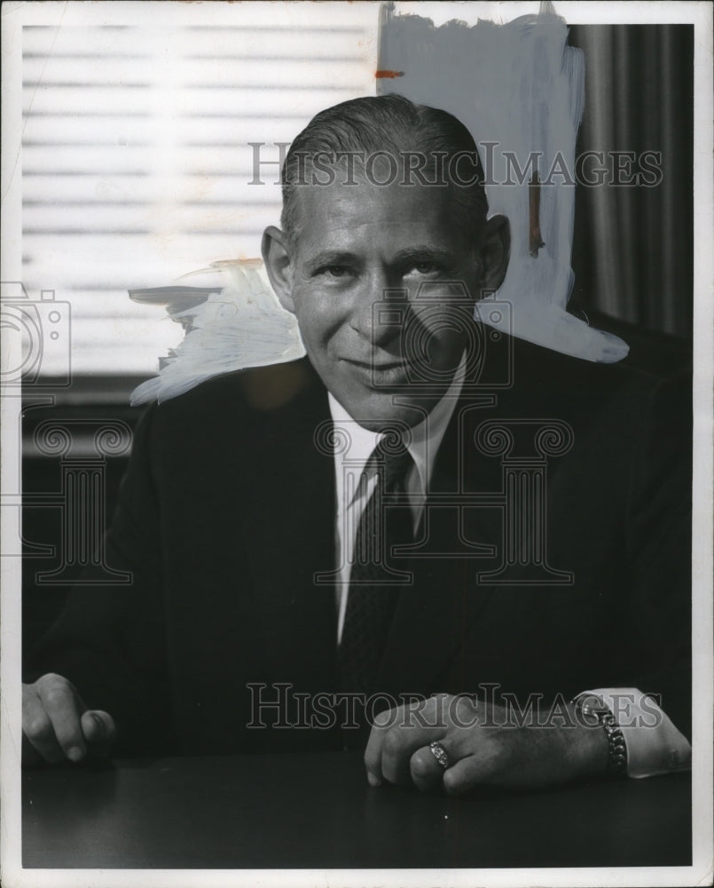 1955 Press Photo Hayden B. Kline of Industrial Rayon Corporation - Historic Images