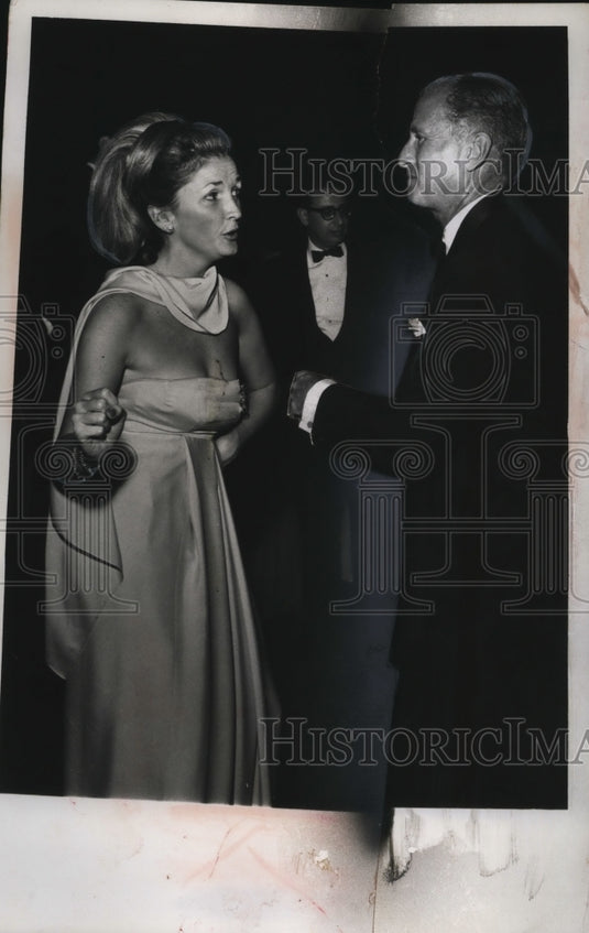 1968 Press Photo Barbara Howar Dancing at Moroccan Embassy, Washington, D.C.-Historic Images
