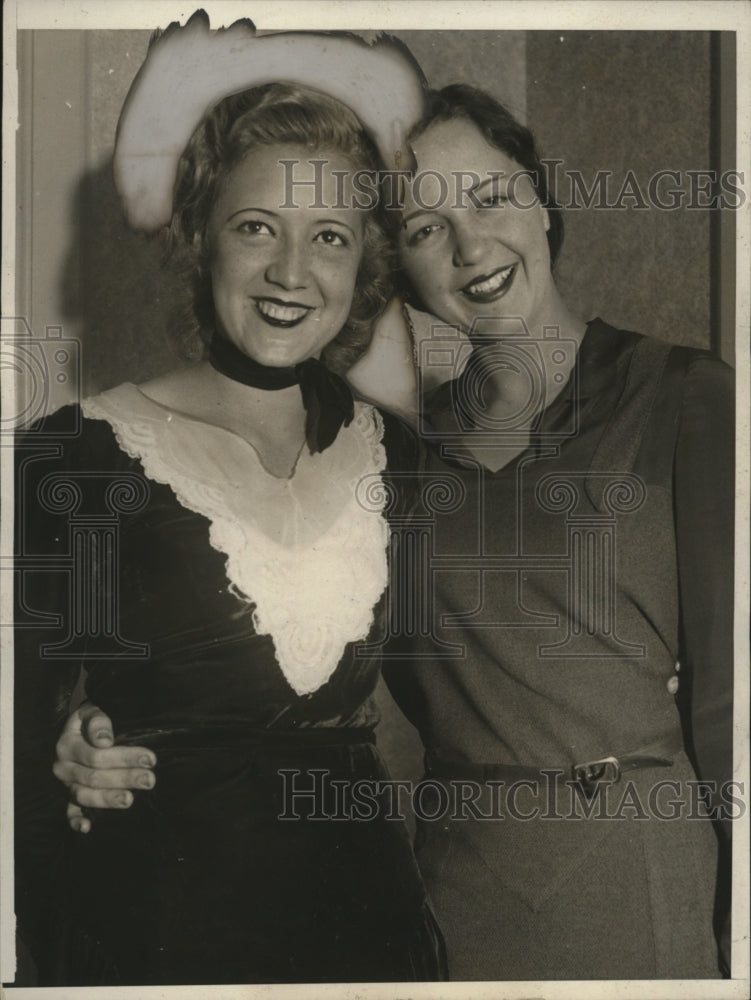 1931 Press Photo Peggy Carse & Barbara McKay After San Francisco Swimming Rescue - Historic Images