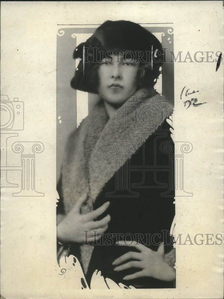 1923 Press Photo Heiress Cathleen Vanderbilt, Fiancee of Harry C. Cushing-Historic Images