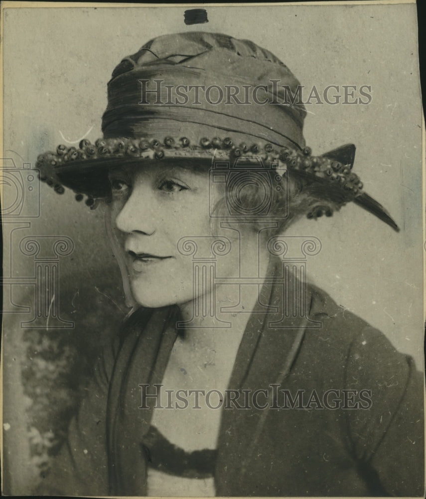 1921 Press Photo Adrance Hat - Historic Images