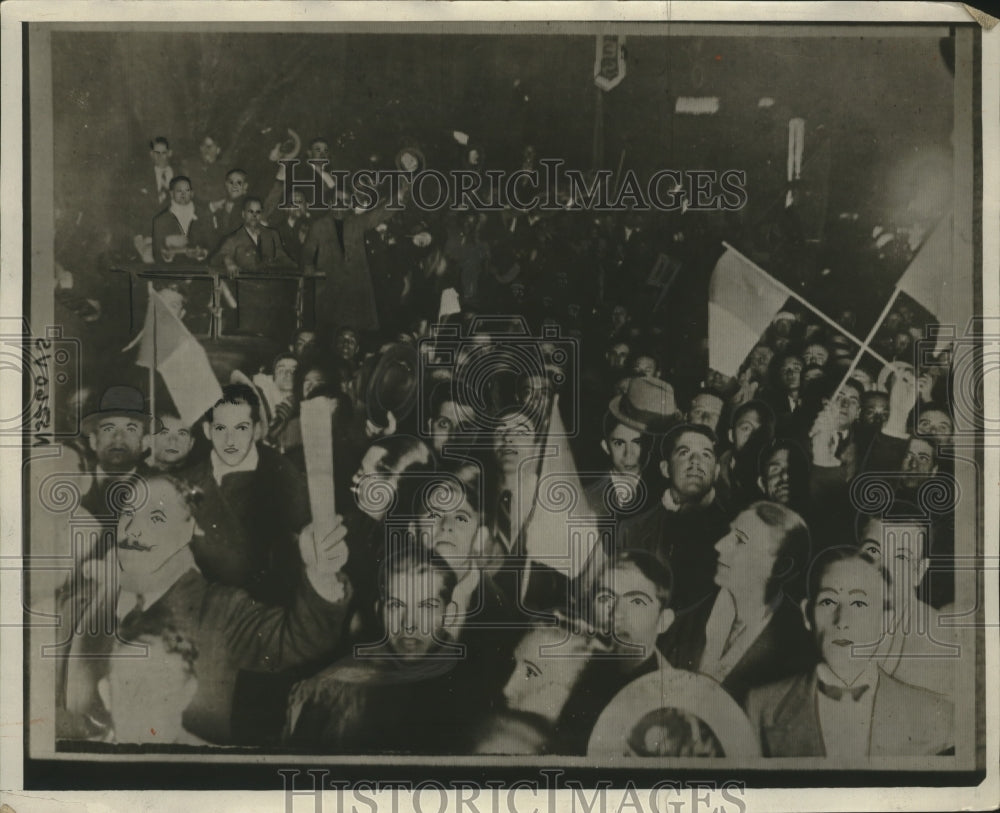 1930 Press Photo Buenos Aires Argentina demonstrators for the revolution-Historic Images