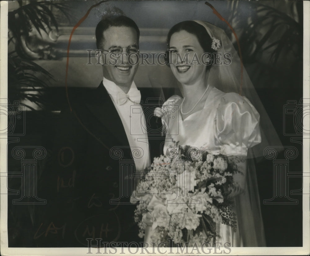 1940 Press Photo Dr &amp; Mrs Morris Newcomb wedding - neo12419 - Historic Images