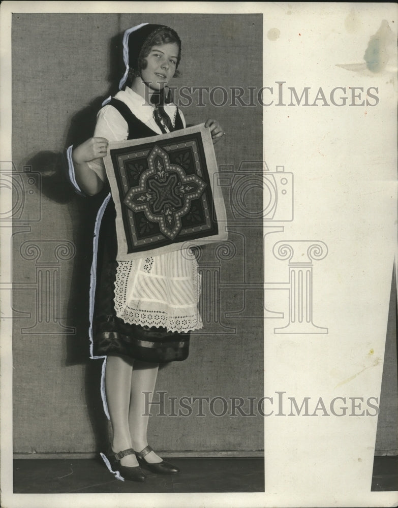 Press Photo Louise Rohr in a Danish costume - neo12914-Historic Images