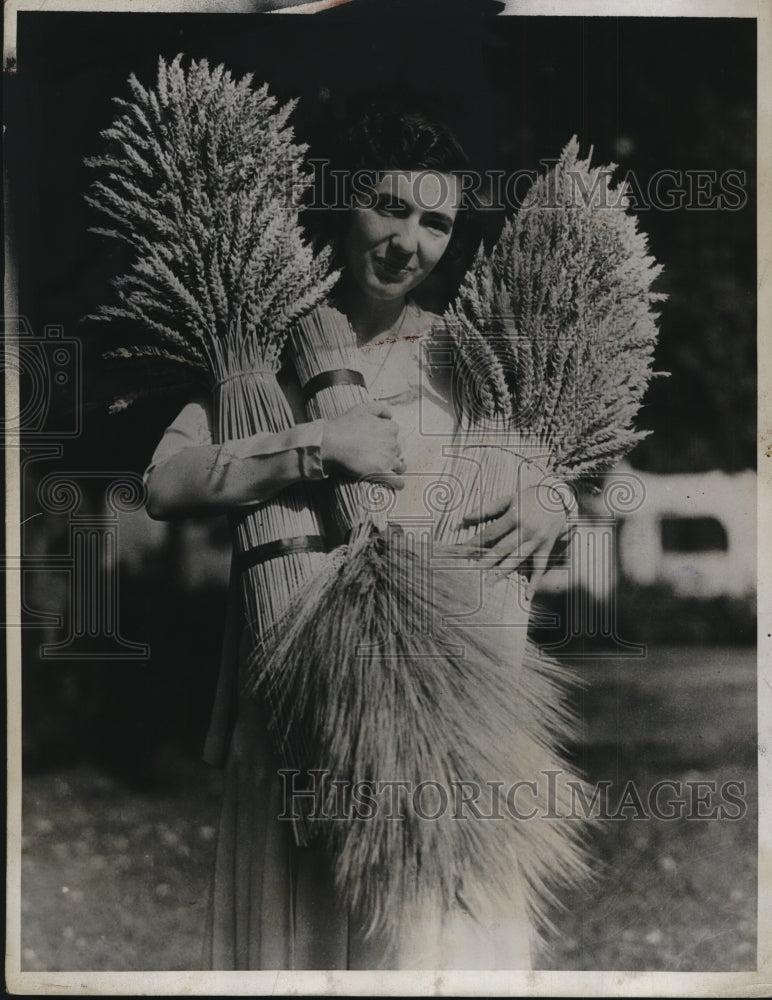 1934 Press Photo Big Bend Wheat County, Washington Farmer - Historic Images
