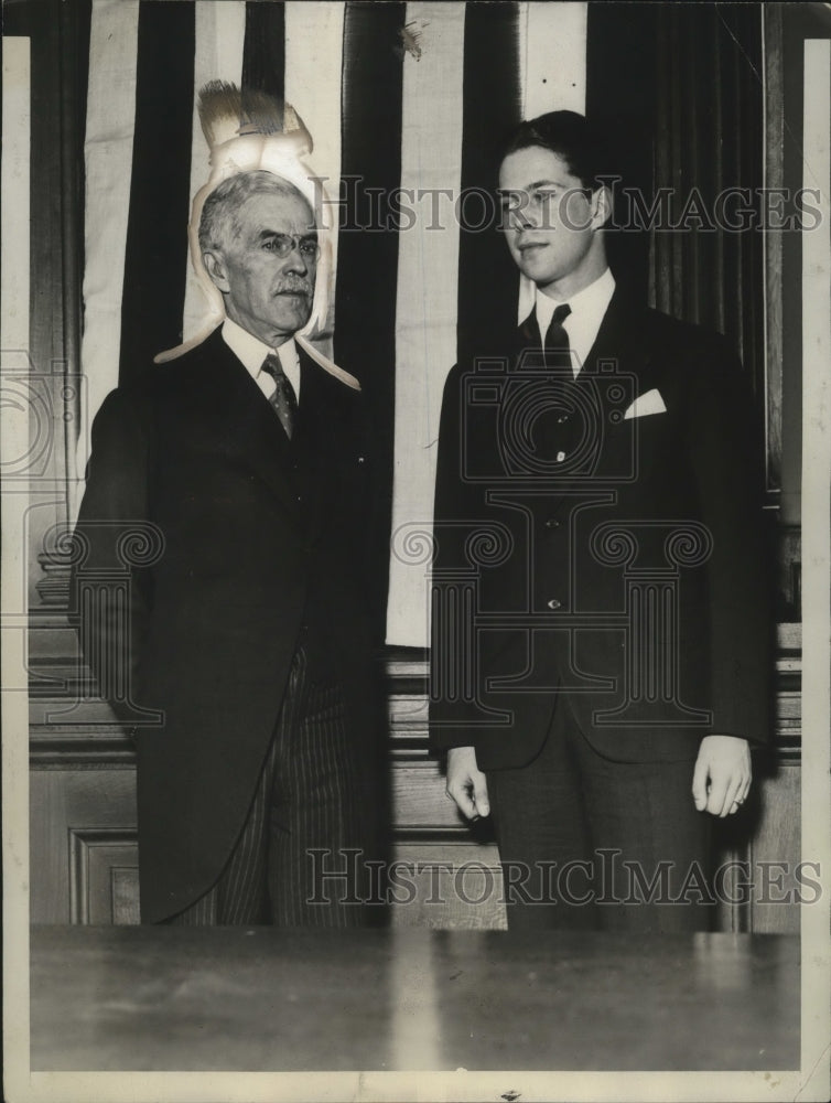 1929 Press Photo John Grier Hibben of Princeton Awards Joseph Quarles Prize - Historic Images