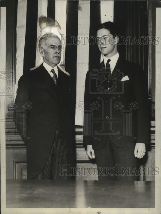 1929 Press Photo John Grier Hibben of Princeton Awards Joseph Quarles Prize - Historic Images