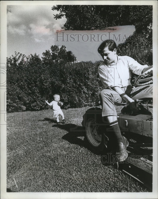 1968 Press Photo Tractor Accident Prevention - neo13390-Historic Images