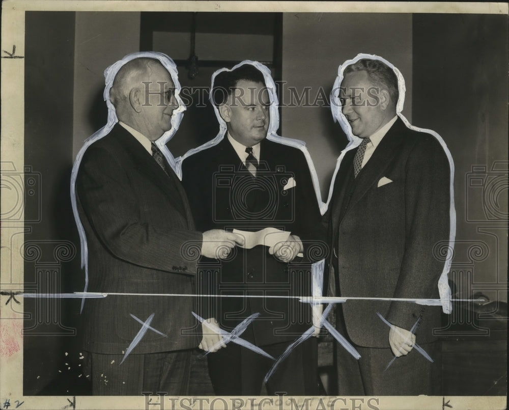 1942 Press Photo Thomas Coughlin, Michael Kelly, F.S. Patterson  with check - Historic Images