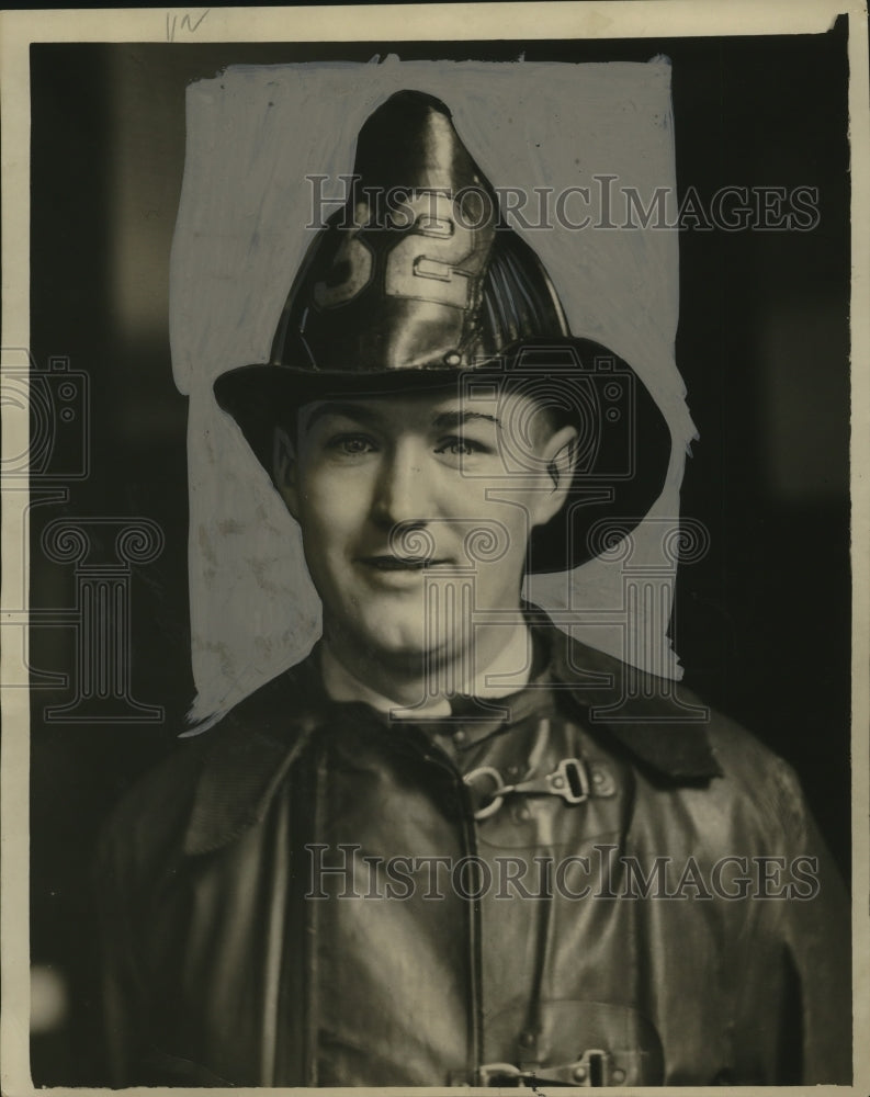 1927 Press Photo Leonard Ergner, Firefighter for Company 32, Cleveland, Ohio - Historic Images