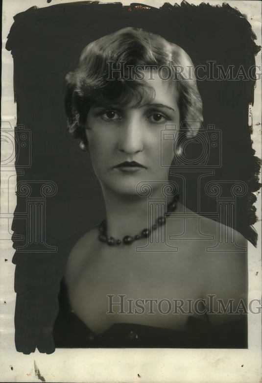 1928 Press Photo Emilia Carmen Villar & Oswals Lengruber engagement announced - Historic Images