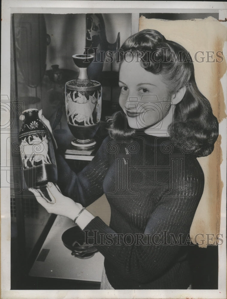 1948 Press Photo Cynthia Newmark w/ Milk Bottle Replica of Greek Vase - Historic Images