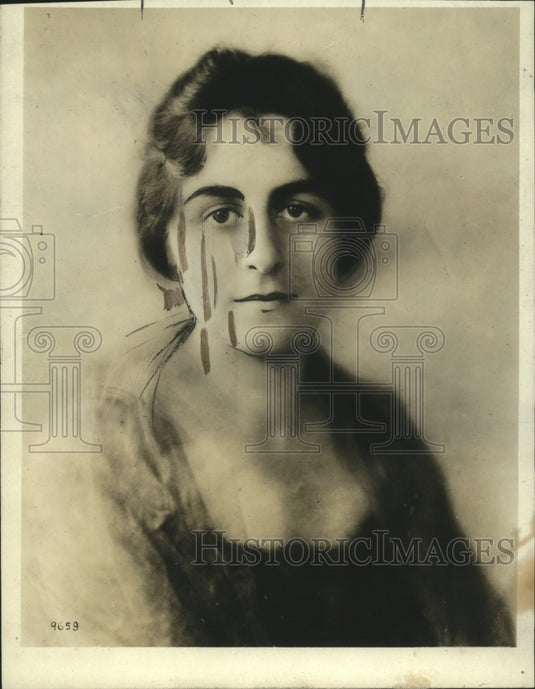 1918 Press Photo Helen Burnham works for Soldiers Fund in DC - neo14933-Historic Images
