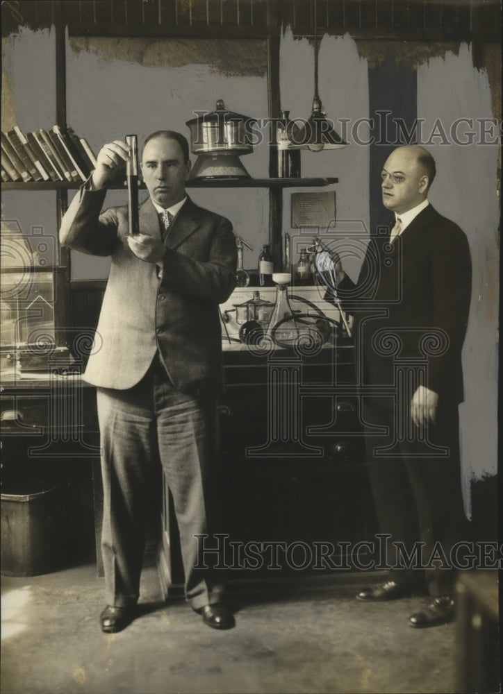 1928 Press Photo John W Sale &amp; JB Wilson chemists US Dept of Agriculture-Historic Images