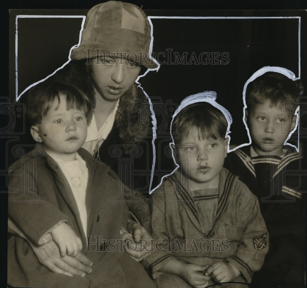 1927 Press Photo Mrs. John T. William and Her Children - Historic Images