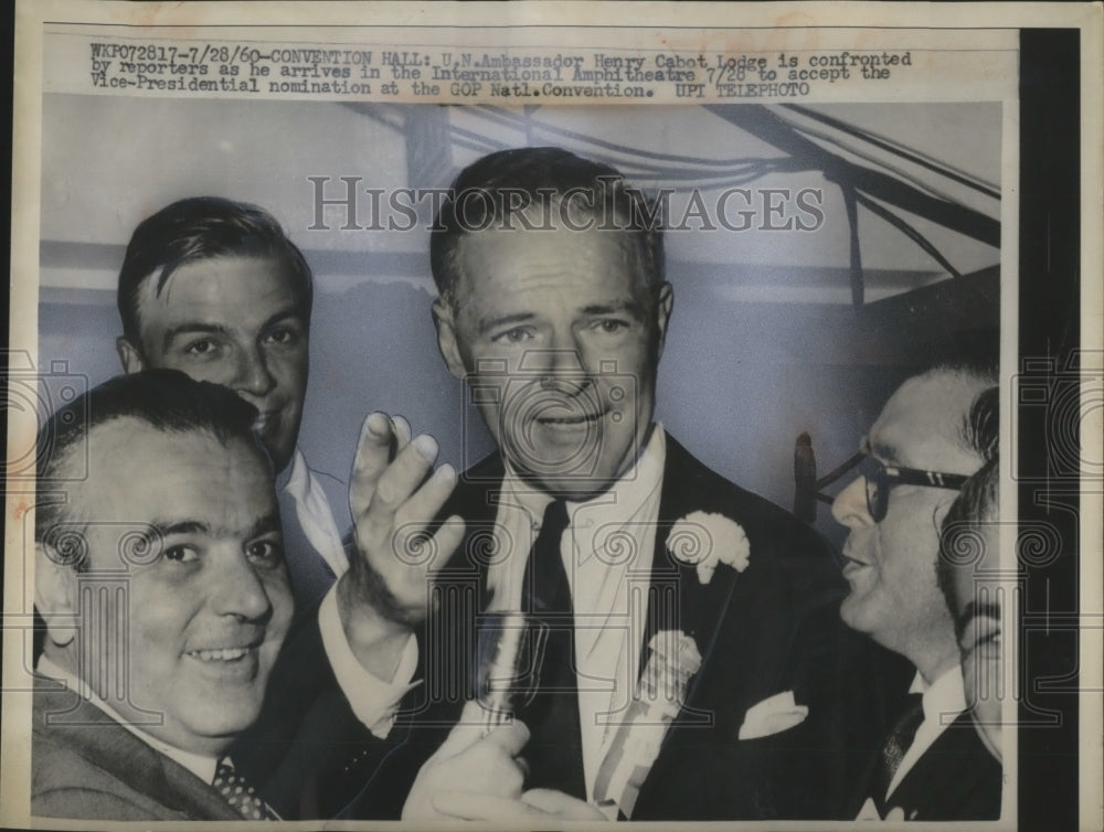 1960 Press Photo Henry Cabot Lodge Arrives at International Ampitheatre, UN - Historic Images