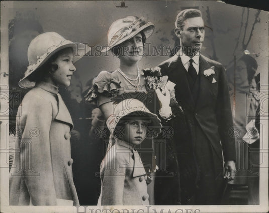 1936 Press Photo Duke & Duchess of York w/ Children at Joan Elphinstone Wedding - Historic Images