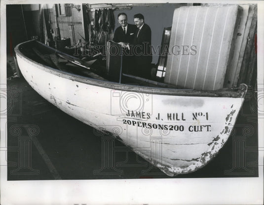 1966 Press Photo Rudolph Stefakno presents boat to Clifford McCormick-Historic Images