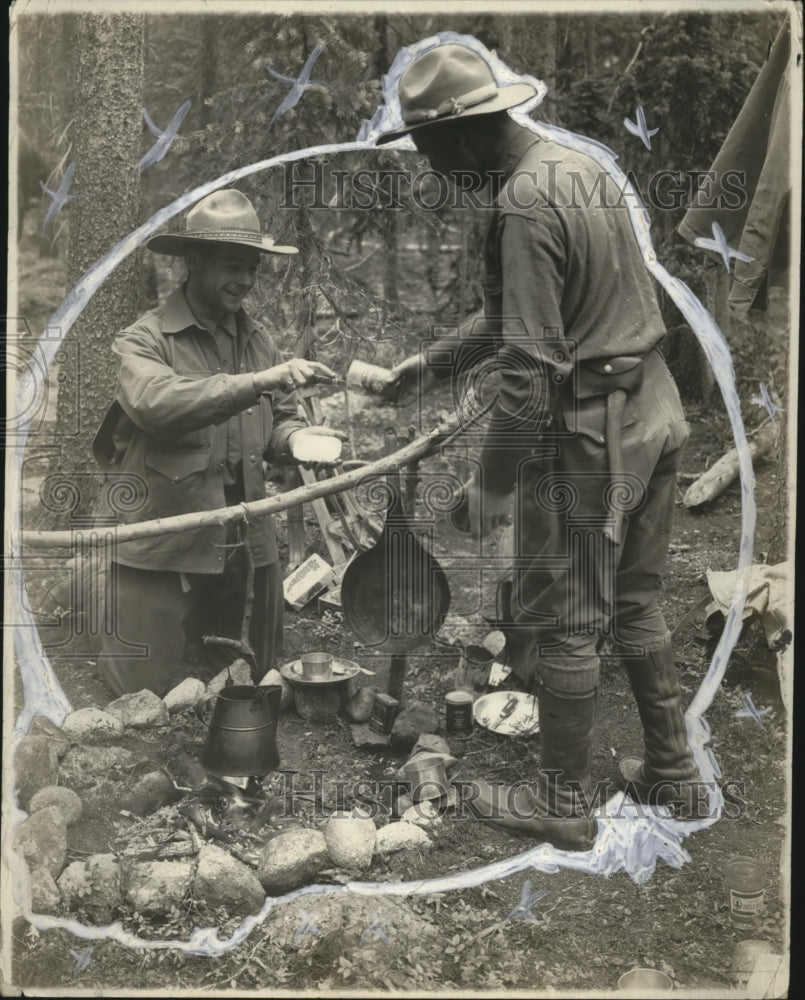 1924 Press Photo Military Men at Bierostadt Forest in CO Making PB Sandwiches - Historic Images