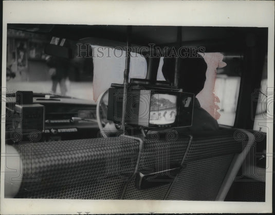 1963 Press Photo Toyko Japan TVs for customers in taxi ccabs - neo17978-Historic Images