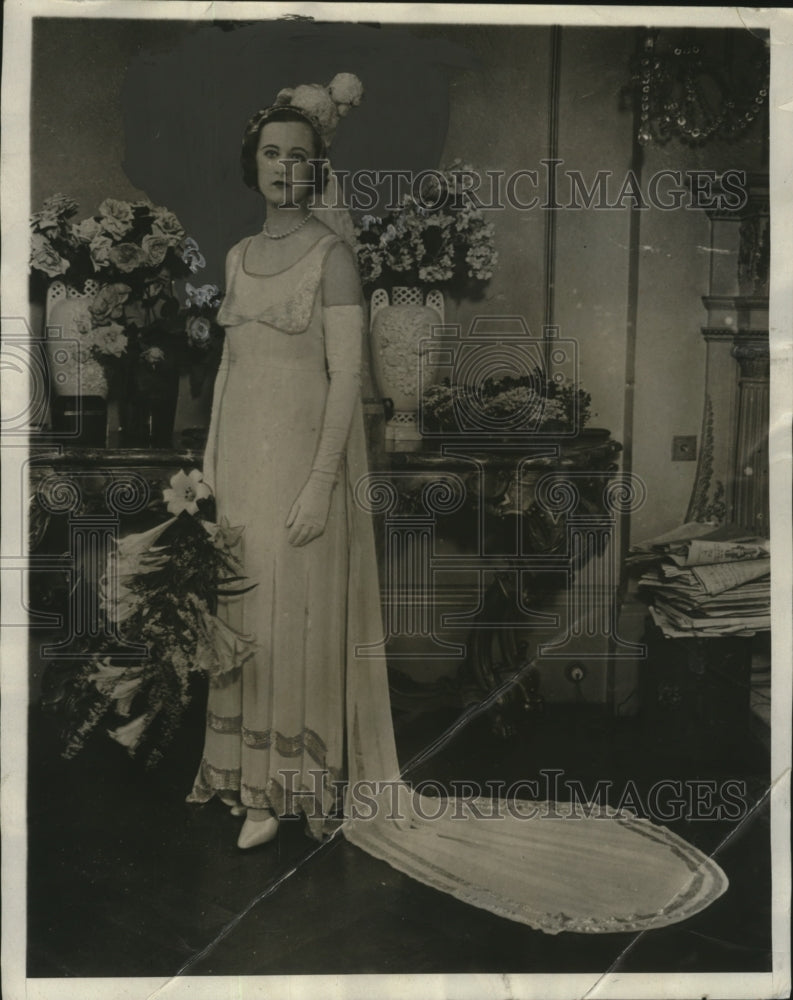1930 Press Photo Ms. Baba Reaton, Daughter of Ernest Reaton, Wearing Gown - Historic Images