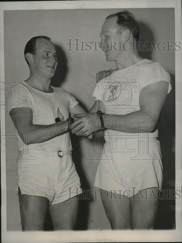 1945 Press Photo Sailor Joe Platak & Frank Coyle @ National AAU Singles Handball - Historic Images