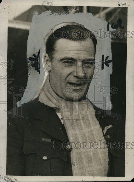 1927 Press Photo Captain RH McIntosh in his uniform - neo19185- Historic Images