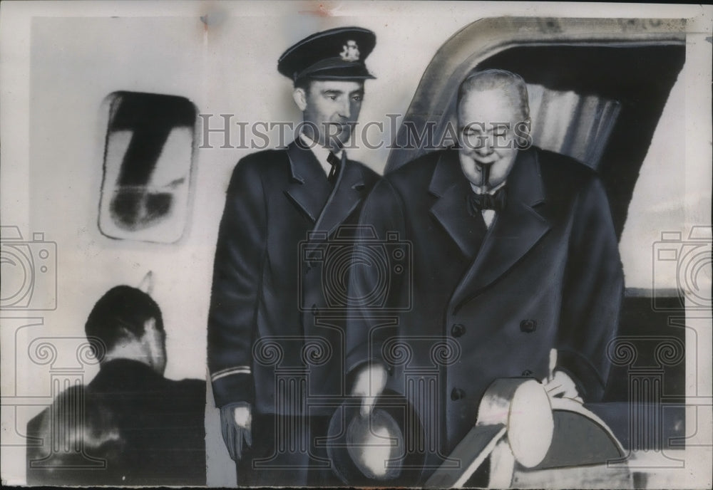 1953 Press Photo Prime Minister Winston Churchill Boards Plane to See Eisenhower-Historic Images