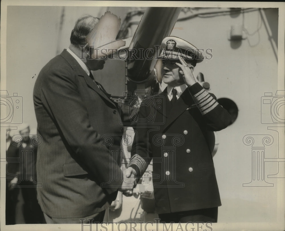 1932 Press Photo Admiral Richard Leigh Welcomed to Portland by Mayor G. Baker-Historic Images