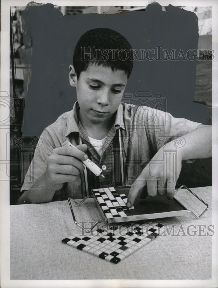 1961 Press Photo David Wasserman age 9 assembles tile trivet at Cleveland Ohio-Historic Images