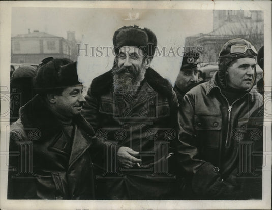 1937 Press Photo I. D. Papanin & Prof. Otto J. Schmidt, Leader of Expedition-Historic Images