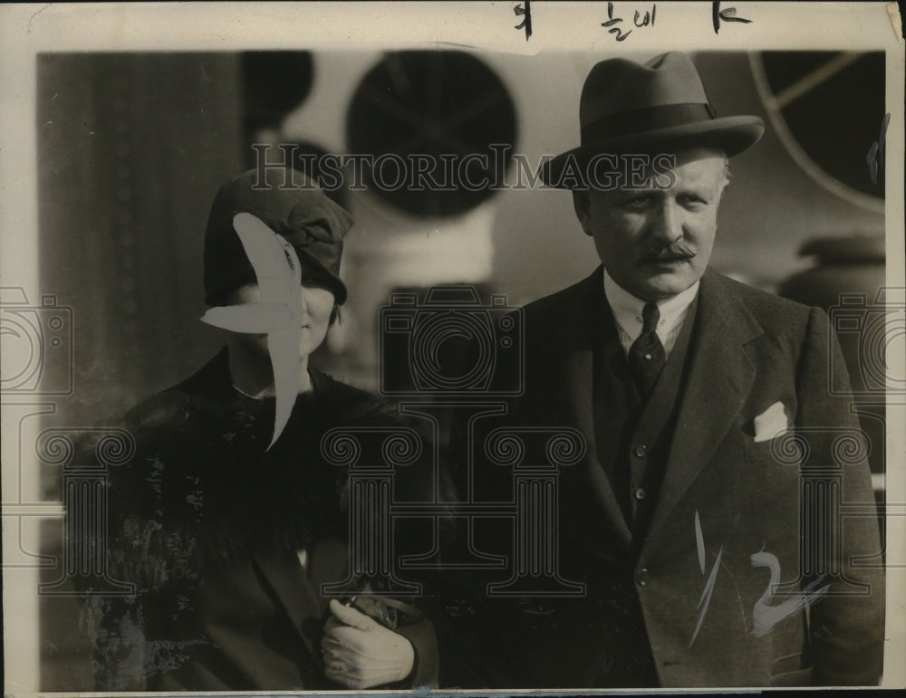 1928 Press Photo British Minister to Vatican, Chilton & Daughter Elizabeth-Historic Images