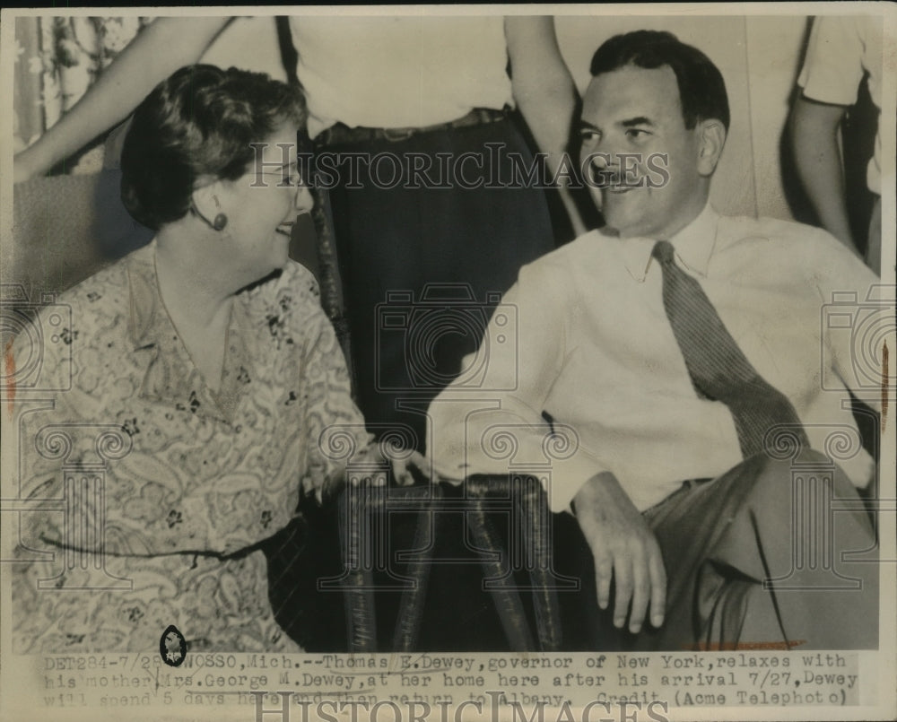 1947 Press Photo Thomas E. Dewey, NY Gov, &amp; Mother, Mrs. George M. Dewey - Historic Images