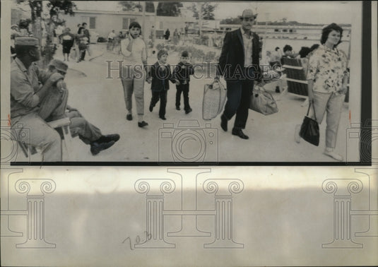 1965 Press Photo Cuban Refugees Flee Cuba Under Castro's Open Door Policy - Historic Images
