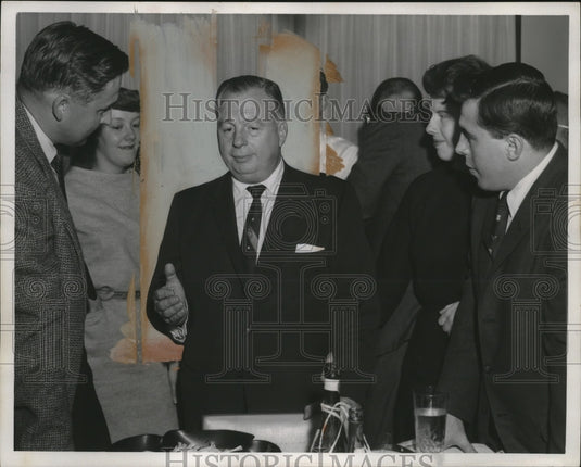 1958 Press Photo Mike DiSalle with well Wishers and children Connie & Michael-Historic Images