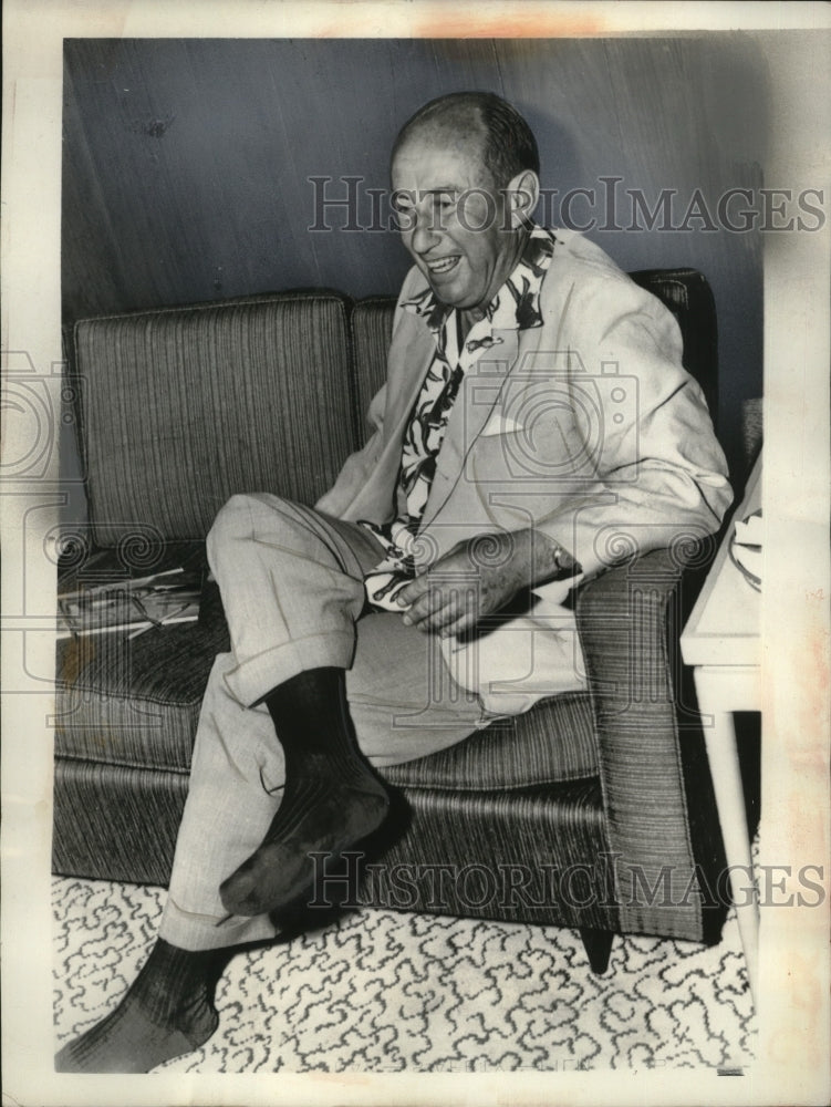 1956 Press Photo Adlai Stevenson Wins FL Delegation Votes from Sen E. Kefauver-Historic Images