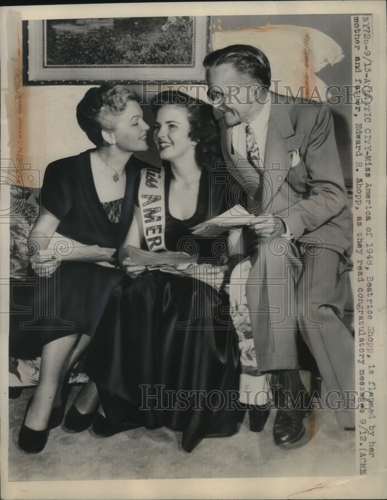 1948 Press Photo Beatrice Shopp, Ms. America 1948, with Mother &amp; Father, Edward - Historic Images