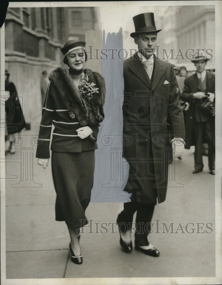 1933 Press Photo Mr & Mrs William Walker Kennedy on Fifth Avenue - neo21958-Historic Images