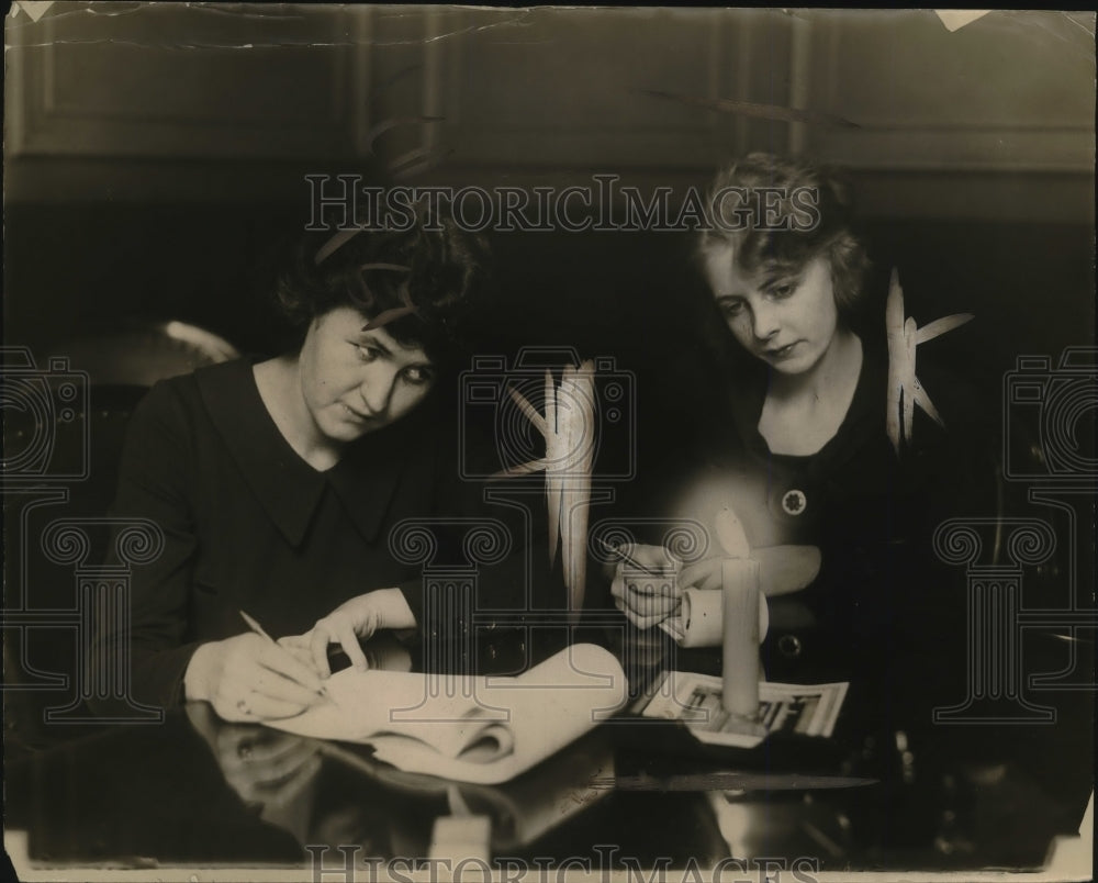 1919 Press Photo Margaret Hemmell, Mable Svendsew - neo22399-Historic Images