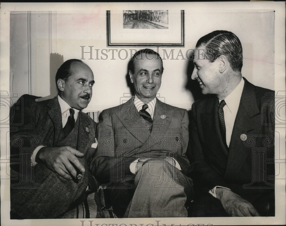 1945 Press Photo Oscar I Garcia ambassador, Miguel A Carcano of Argentina-Historic Images