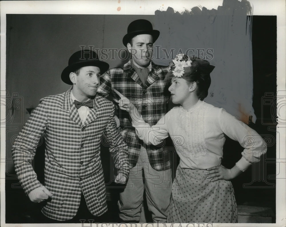 1957 Press Photo Paul Ronder, Ken Robinson, Edith Teper Cleveland school play-Historic Images