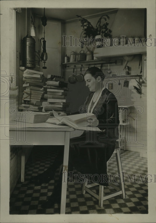 1931 Press Photo Paulette Bersege French cooking & home ec expert heads to US - Historic Images