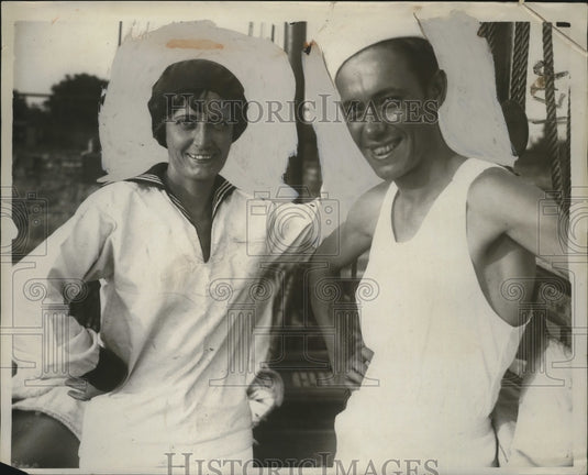 1930 Press Photo Mr & Mrs Robert Cook Complete Chicago to Buffalo Voyage-Historic Images