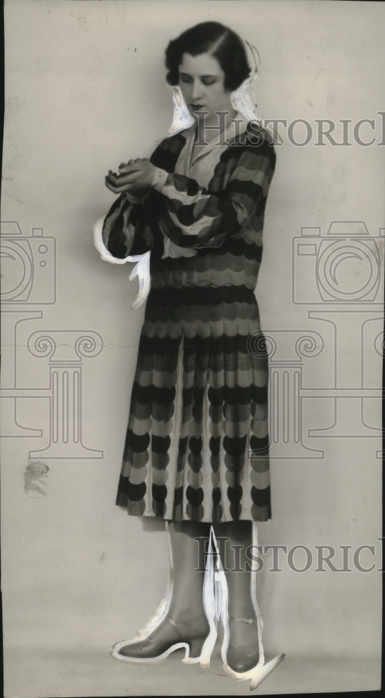 1928 Press Photo 1920s Light Green and Beige Polka Dot Dress by Redfern-Historic Images