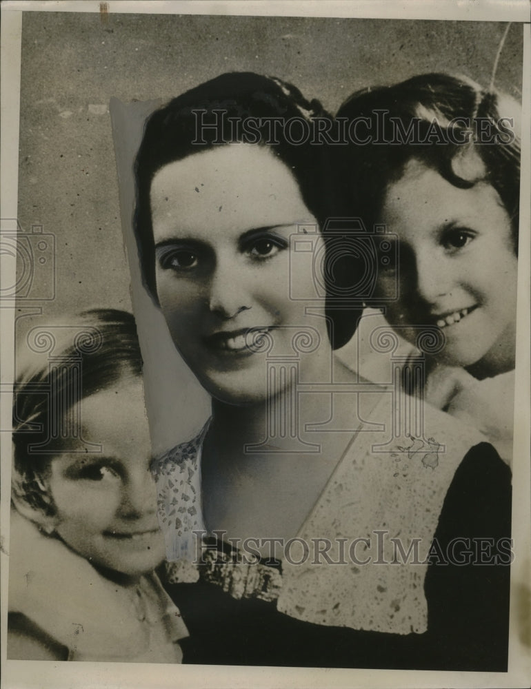 1935 Press Photo Mme Alex Starvisky and Children - neo24321-Historic Images