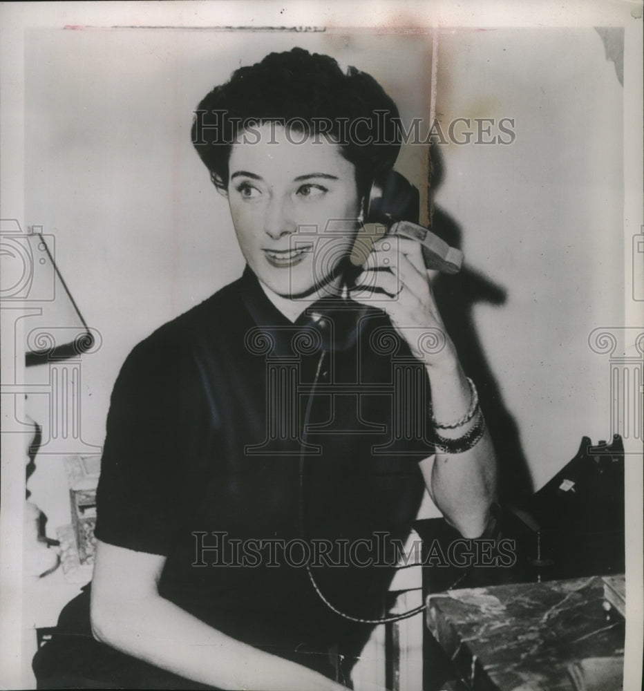 1952 Press Photo Mrs William O&#39;Dwyer on her telephone - Historic Images