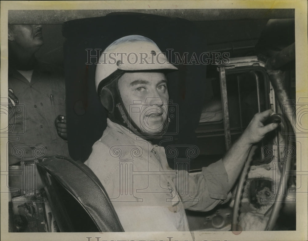 1960 Press Photo Chuck Morris at Painesville Speedway, Ohio - neo25036-Historic Images